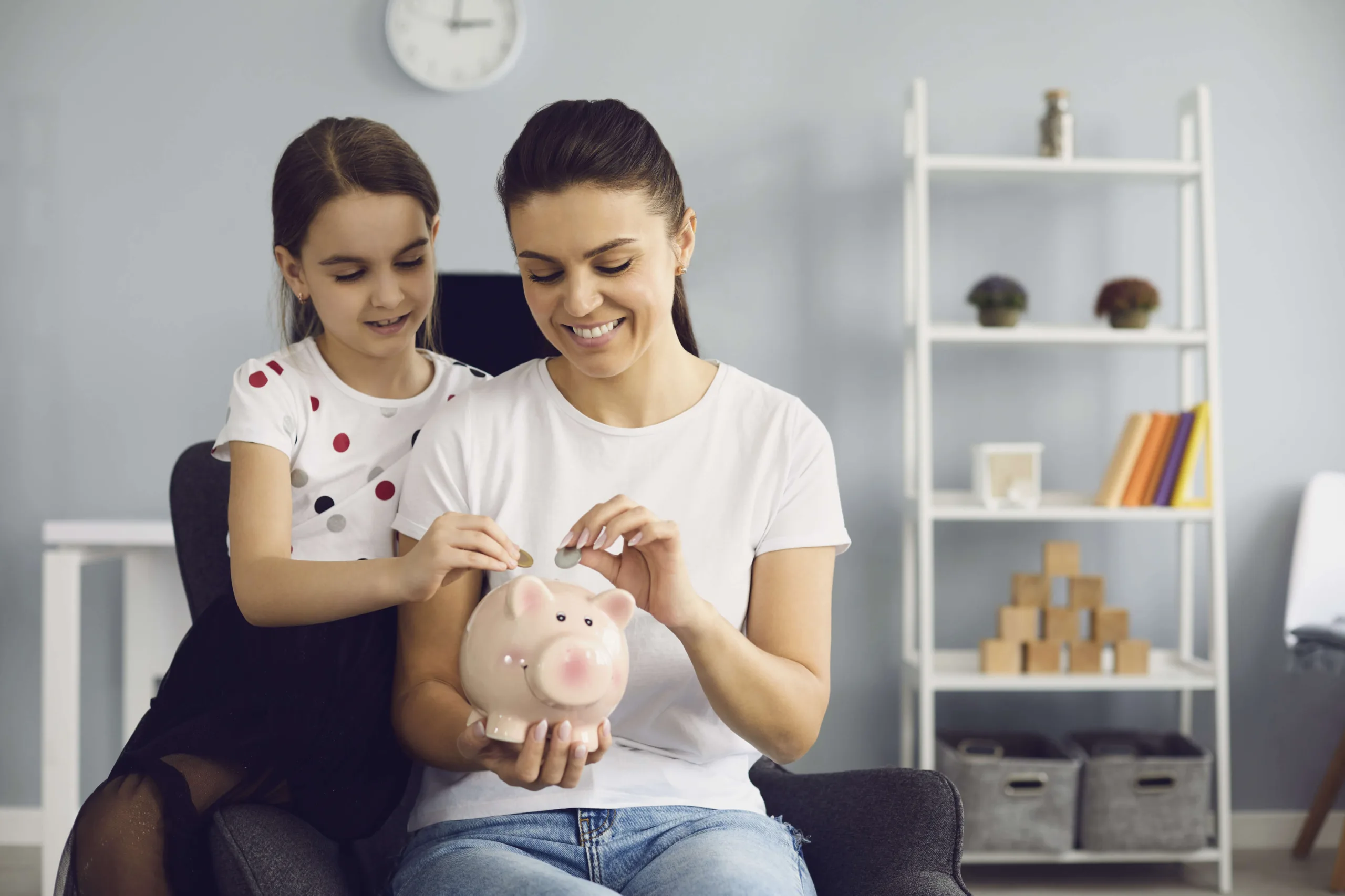 Ce ar trebui să-i învățăm pe copiii noștri despre bani.