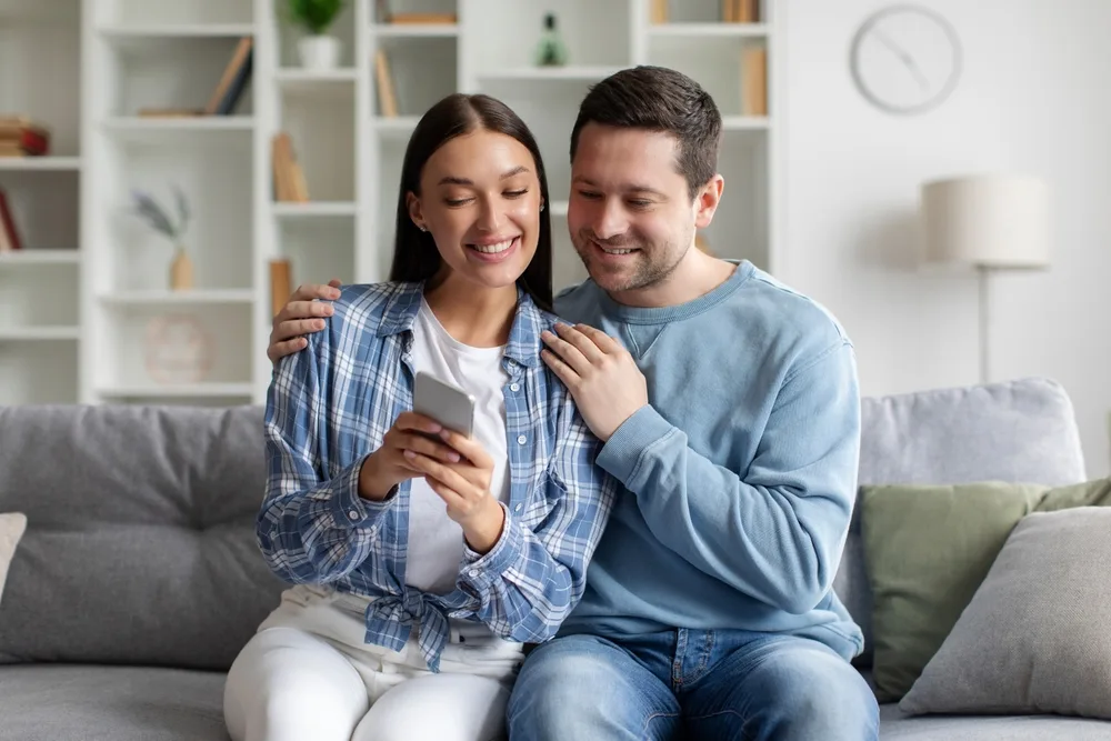 Cum obții un credit IFN de la Viva Credit și ce presupune procesul online? 2 btinere credit ifn plata automata prin card bancar