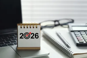 Top 10 obiective financiare pe care să ți le setezi anual 12 obiective financiare calendar cu 2026 pe birou